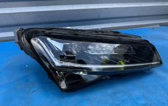 Skoda Superb B8 (3V) Headlight/headlamp 3V1941016D