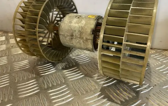 BMW 8 E31 Heater fan/blower 9420350005