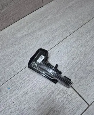 Volvo XC60 Mirror indicator light 31385685