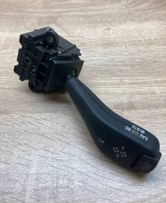 BMW 5 E39 Indicator stalk 8363668 01104010
