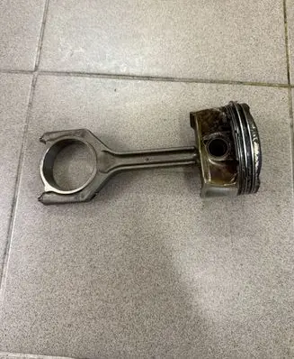BMW 1 E81 E87 Piston with connecting rod 7589201