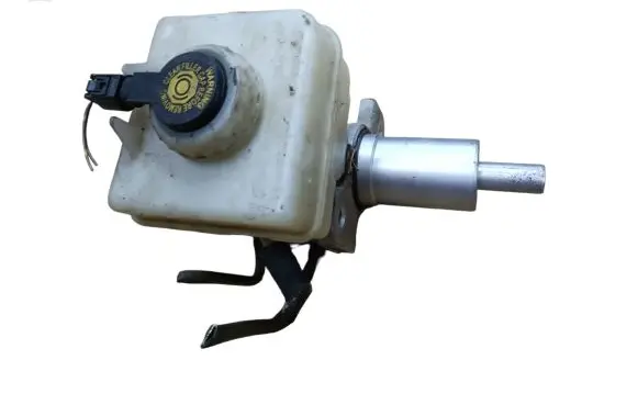 BMW 5 E60 E61 Brake fluid reservoir 32067179D