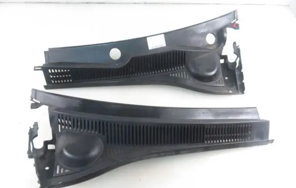 Suzuki SX4 Wiper trim 7233179J1