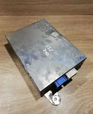 BMW 5 E39 Video control module 8383520