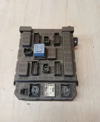 Peugeot 607 Comfort/convenience module 9645585480