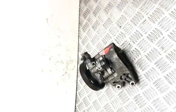 Opel Insignia A Power steering pump