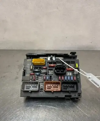 Peugeot 308 Fuse box set 9675878080R03
