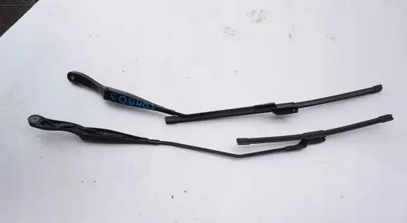 Opel Combo D Front wiper blade arm SKO71975