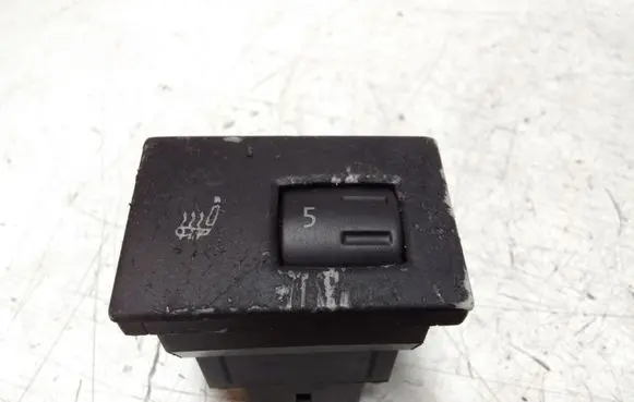 Volkswagen Touareg I Seat heating switch 7L6963570 7L6963564