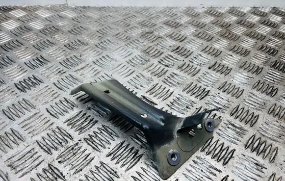 Volkswagen PASSAT B8 Fender mounting bracket 3G0821141A