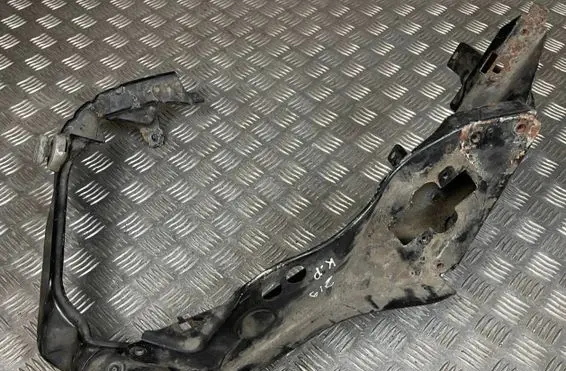 Mercedes-Benz CLS C219 Headlight/headlamp mounting bracket 