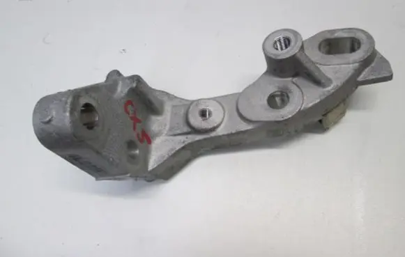 Mazda CX-5 Engine mounting bracket