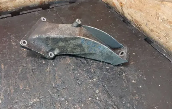BMW 5 E39 Engine mounting bracket 1092973 22111092973