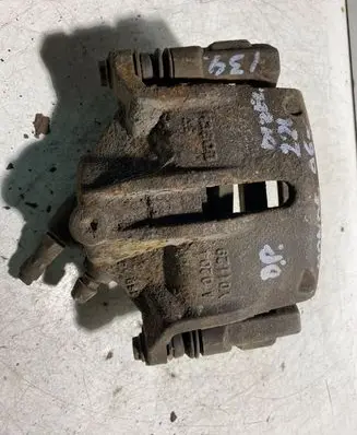 Ford Mondeo Mk III Front brake caliper