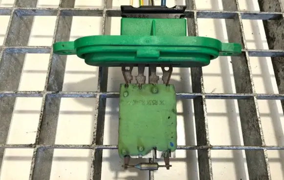 Heater blower motor/fan resistor