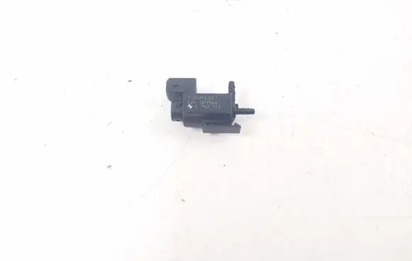 Vacuum valve