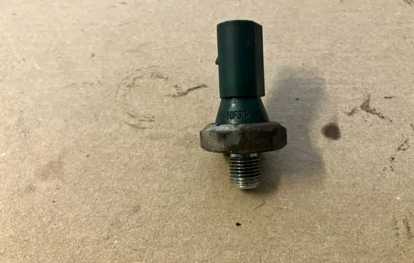 Volkswagen Crafter Oil pressure sensor