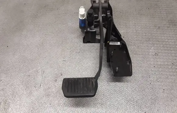 Volvo V70 Brake pedal 31202467