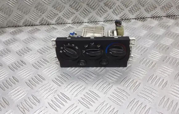 KIA Carens I Interior fan control switch 