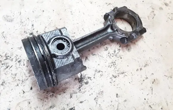 Nissan X-Trail T30 Piston with connecting rod NOCODE