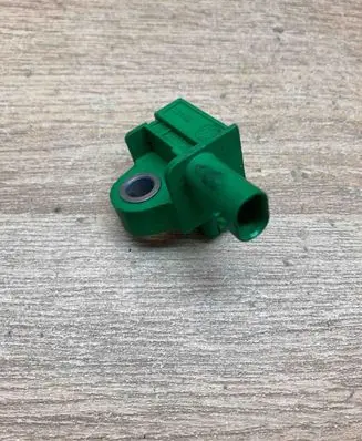 Volkswagen Golf VI Airbag deployment crash/impact sensor 5K0959351 5WK44000 SME