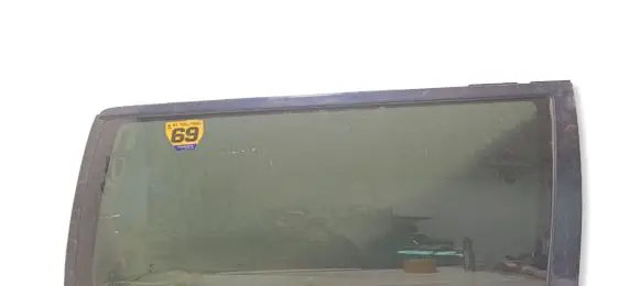 Volvo V70 Rear side window 