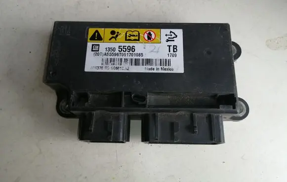 Opel Insignia A Airbag control unit/module 13505596