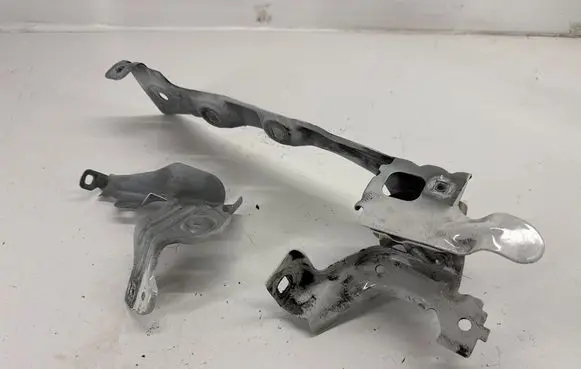 BMW 2 F44 Fender mounting bracket 7450387 7450377 7450381