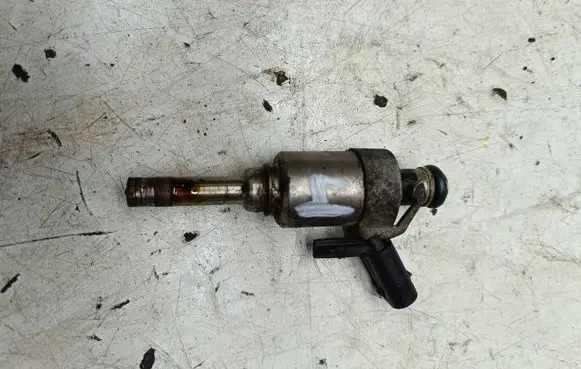 Audi A3 S3 8V Fuel injector
