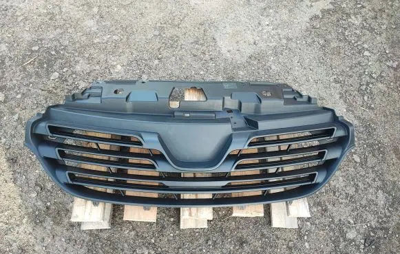 Renault Trafic III (X82) Front bumper upper radiator grill 623108673R 623108673