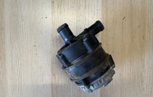Seat Leon IV Electric auxiliary coolant/water pump 04L965567