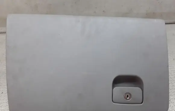Hyundai Santa Fe Glove box lid/cover 845112B000
