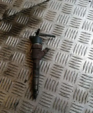 Renault Laguna II Fuel injector 7700111014