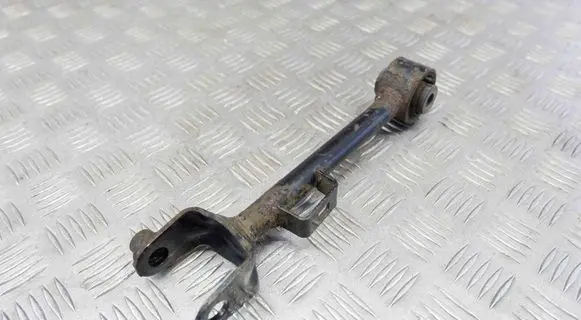 Rear control arm