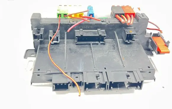 Mercedes-Benz S W220 Fuse module A0325458432