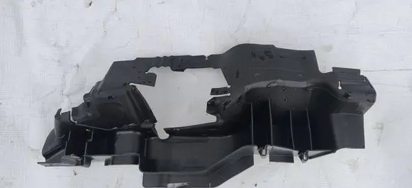Audi A3 S3 8V Intercooler air guide/duct channel 8v0121284