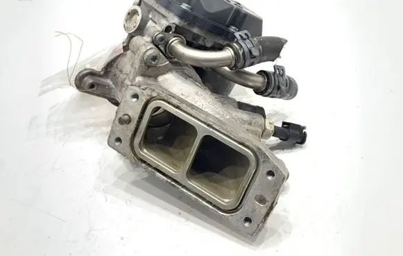 Volkswagen Golf VII Engine shut-off valve 04L128063P