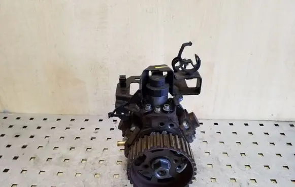 Mazda 3 II Fuel injection high pressure pump 0445010102 9683703780A