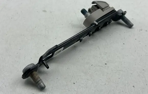 Chrysler Pacifica Seat belt adjustment rail 5LA64PD2AB 451162R