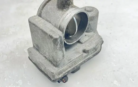 Mercedes-Benz CLK A208 C208 Throttle body valve 1110980009