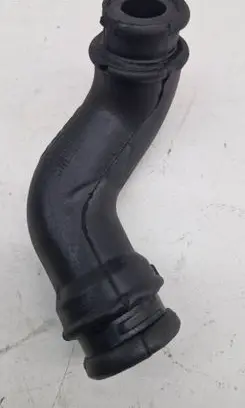 Volvo V70 Breather hose/pipe 30777567