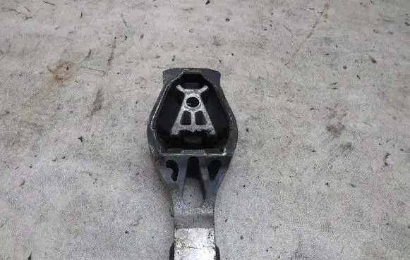 Peugeot 308 Gearbox mounting bracket 9805734780
