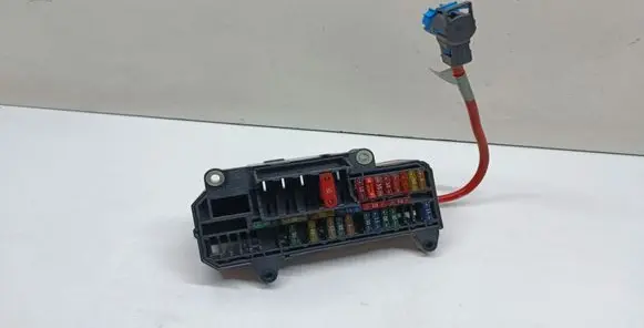BMW 7 E65 E66 Fuse module 6900583 61136900583