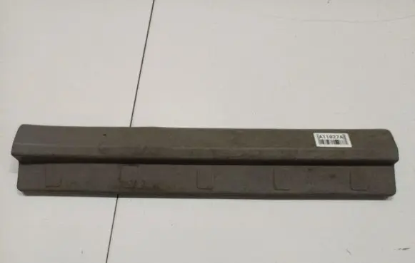 Nissan X-Trail T30 Front sill trim cover 769518H300