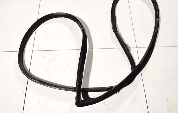 Toyota Corolla E120 E130 Rubber seal front coupe door 
