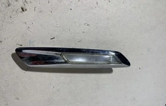 BMW 5 F10 F11 Front fender indicator light 7154168