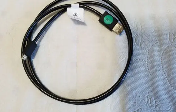 Mercedes-Benz GLC X253 C253 USB socket connector A2138204402