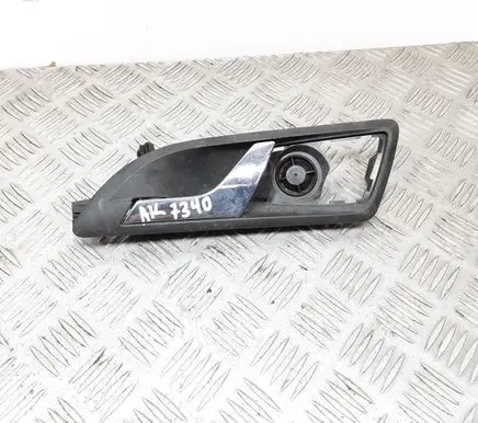 Skoda Octavia Mk2 (1Z) Rear door interior handle 1Z0839247