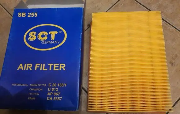 Ford Escort Air filter C261381 AP067 U612
