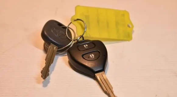 Toyota Hilux (AN10, AN20, AN30) Ignition key/card 